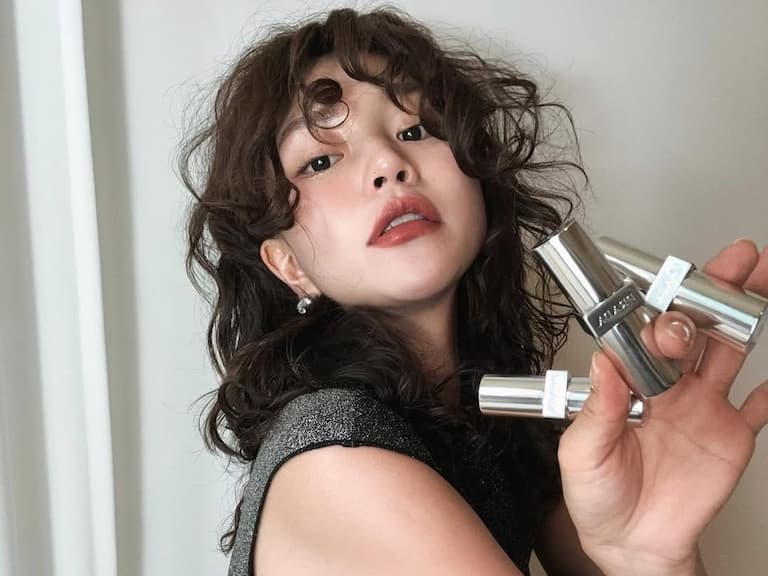 ENHYPEN 來台為 PRADA BEAUTY 中山快閃店開幕!必買口紅唇膏色號、護唇膏、香水推薦一次看!