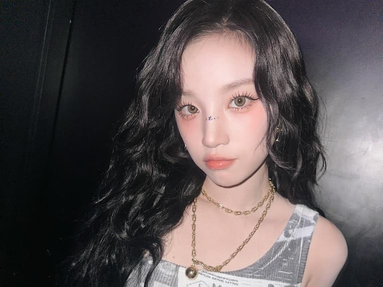 i-dle 宋雨琦問「真人最美的女偶像」是誰？經紀人答：「aespa Ningning」