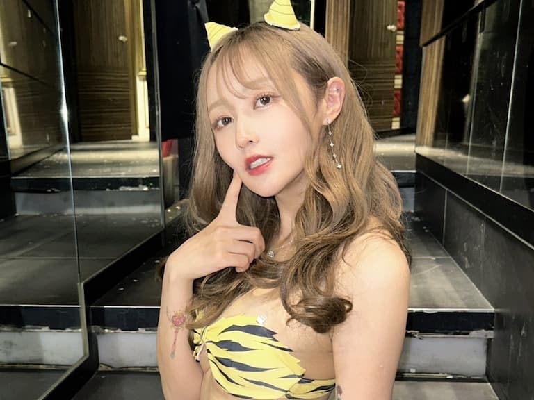 日中混血 YouTuber 橋本甜歌「隆乳代言豐胸內衣」引爭議,遭廠商提告慘賠 5 億日元!【野生抓正妹】