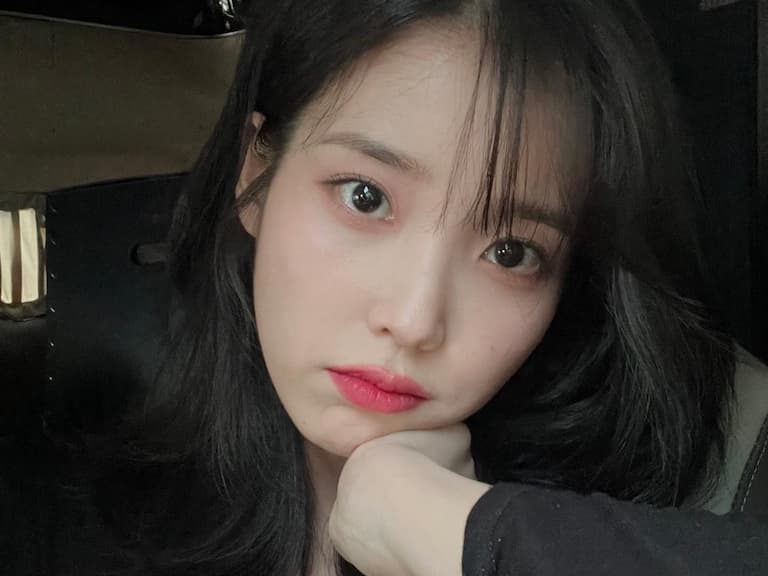 IU 李知恩透露自己患有罕見疾病!坦言:「部分皮膚已經沒有感覺!」