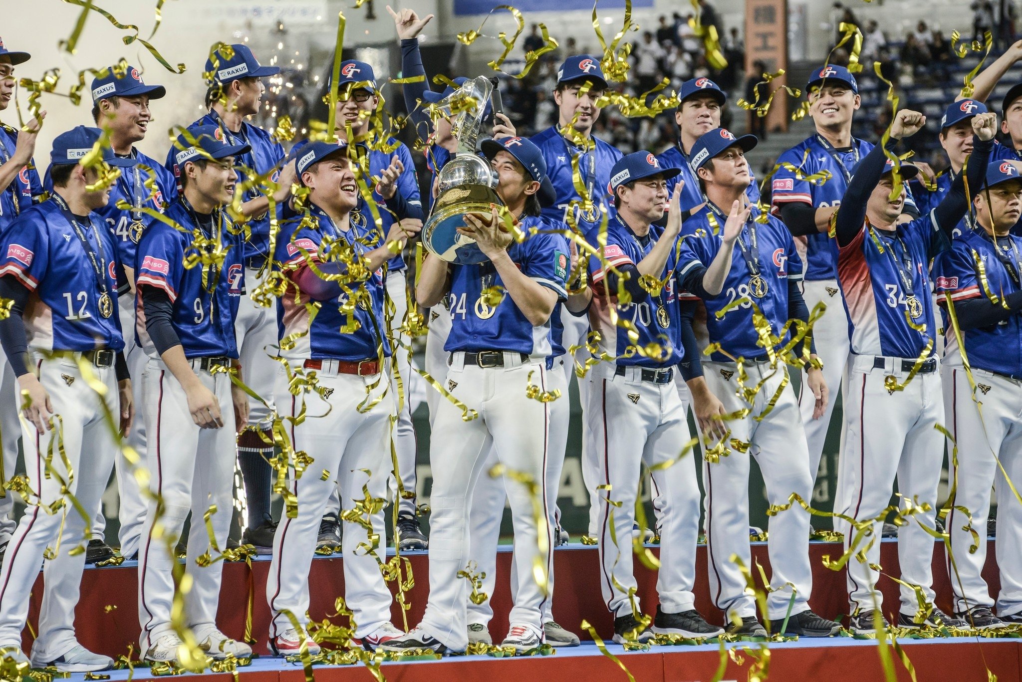 台灣中華隊登 WBSC 封面照！留言區刷滿：「TeamTaiwan」