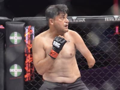 巴西 MMA「獨臂拳手」僅花 15 秒就 KO 對手，連 UFC 傳奇老將都發文致敬！