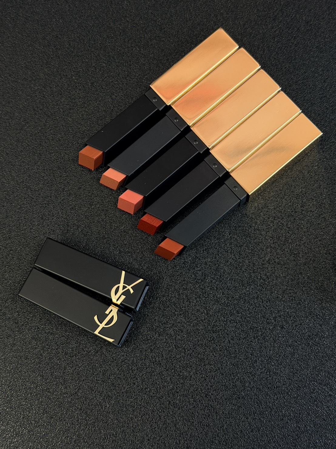 YSL－奢華煙管柔霧唇膏