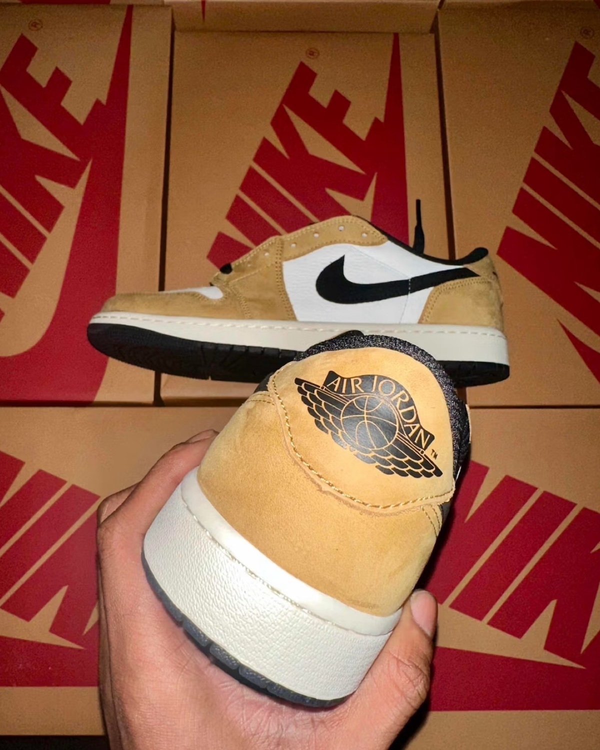 Air Jordan 1 Low OG "Rookie of the Year" 2025 年正式發表