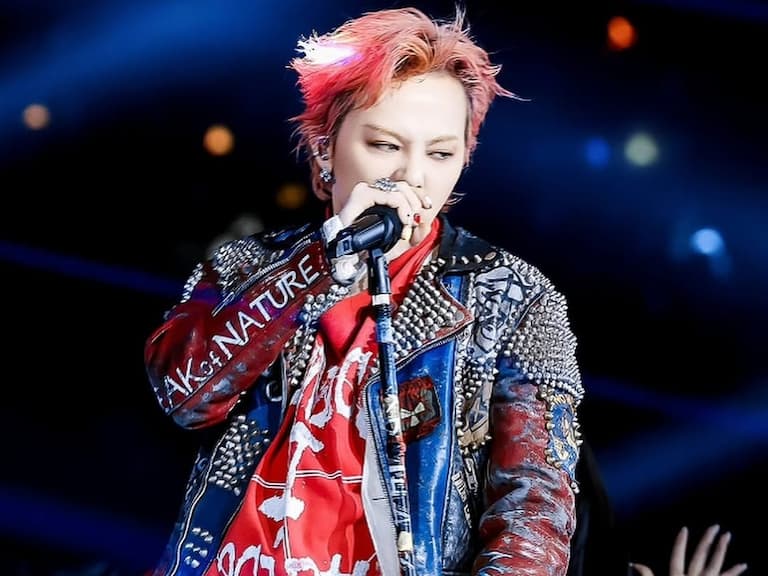 GD 回歸歌謠大戰引爭議！音響設備故障、被其他歌手跨過去⋯SBS 挨批：「不尊重人！」