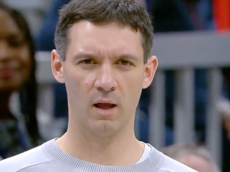 NBA／雷霆溜馬之戰裁判「發球站錯邊」鬧烏龍，網友傻眼「以為在看系隊比賽⋯」