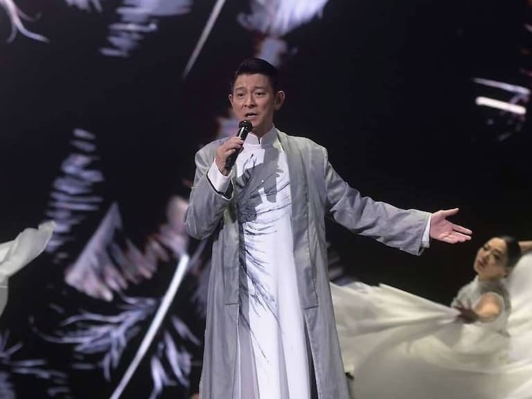劉德華演唱會再爆意外！親筆回應報平安：「我沒事！謝謝你們的愛！」