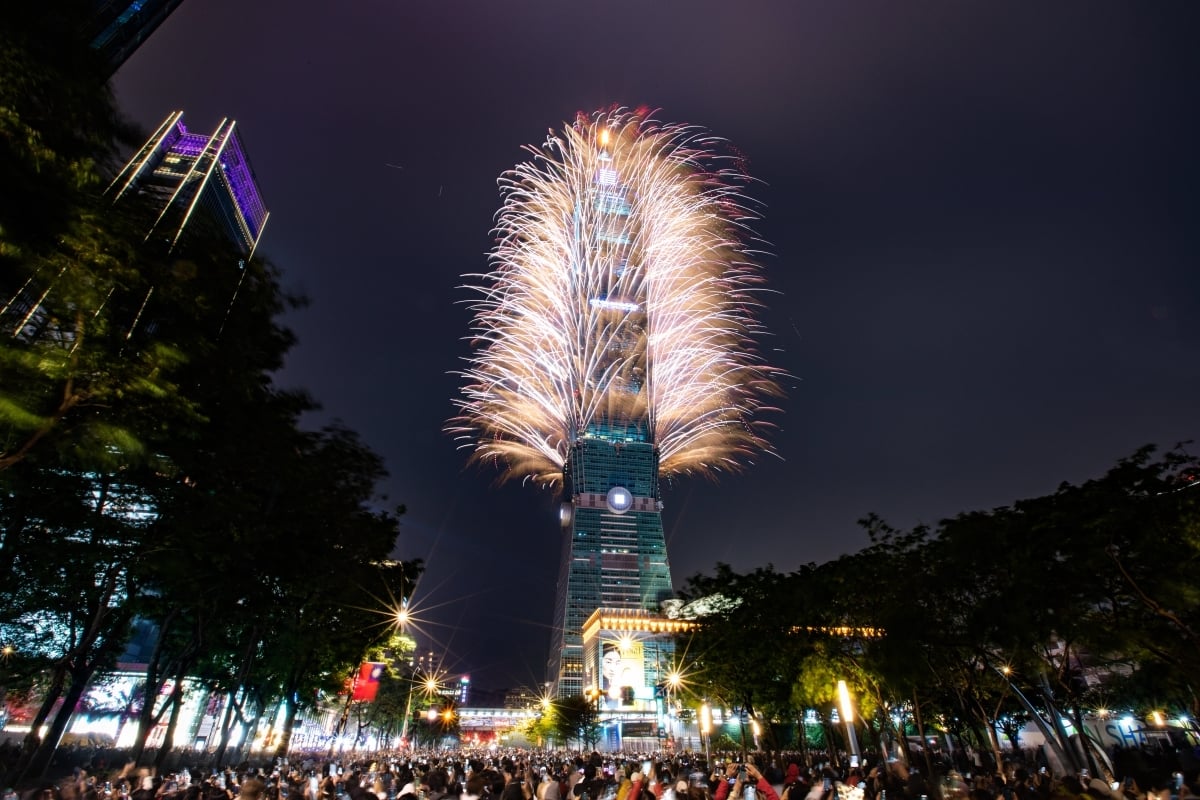 101 煙火哪裡看？Threads 網友推薦 5 大跨年觀賞點：松仁路 253 巷、惠安公園⋯不用人擠人還超美！