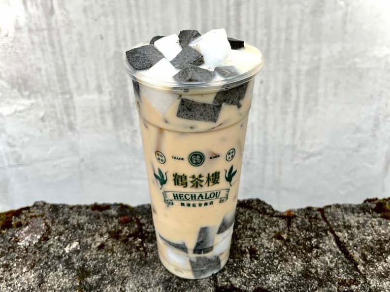 跨年手搖優惠懶人包：珍煮丹買一送一、先喝道 3 杯 88 元⋯完整資訊一次看！