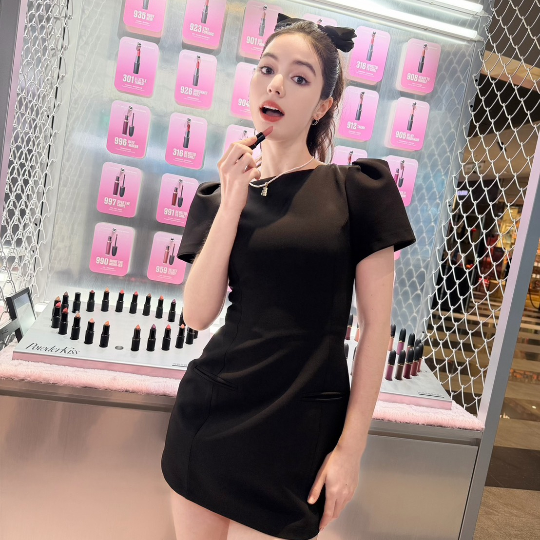 M.A.C 輕親雲霧快閃店