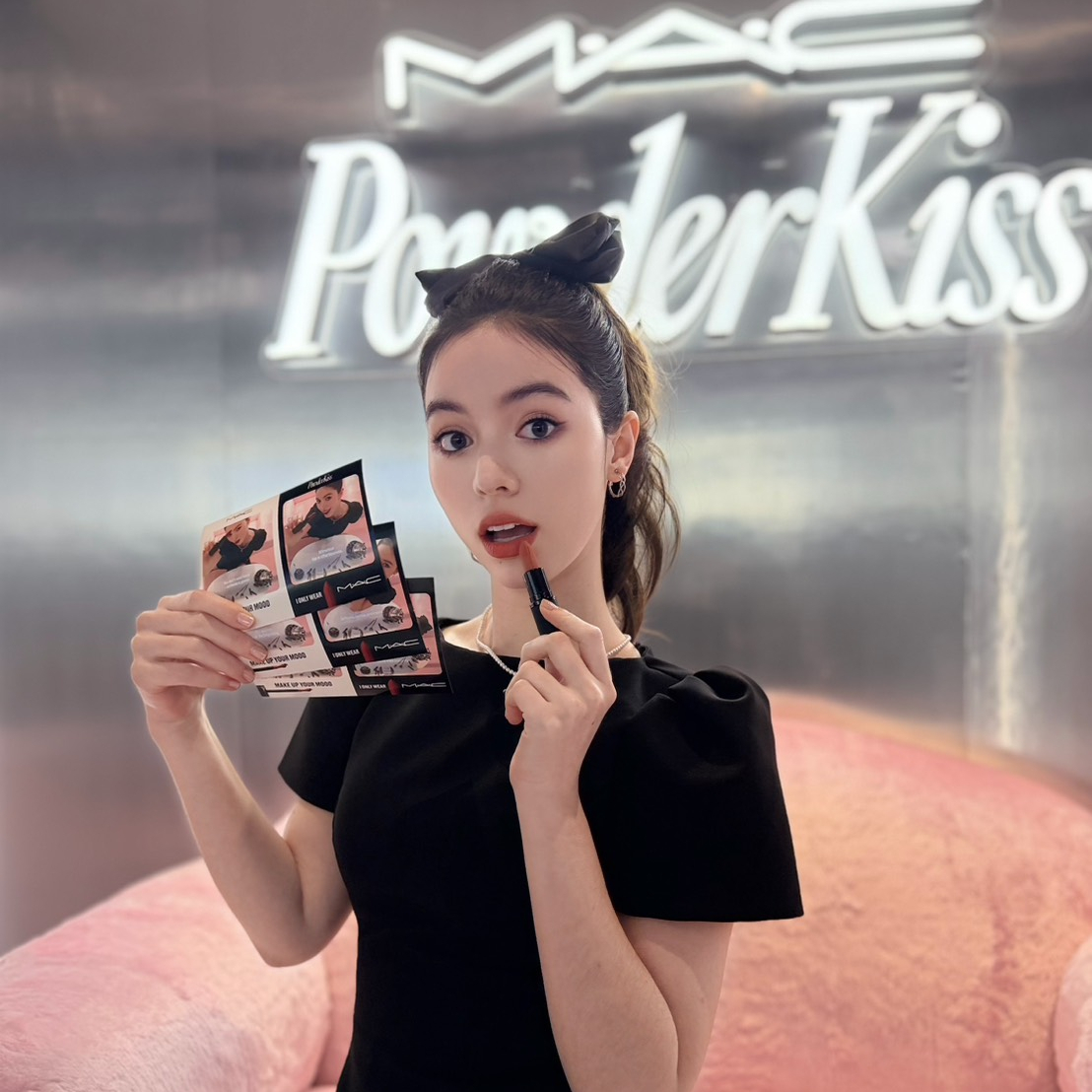 M.A.C 輕親雲霧快閃店