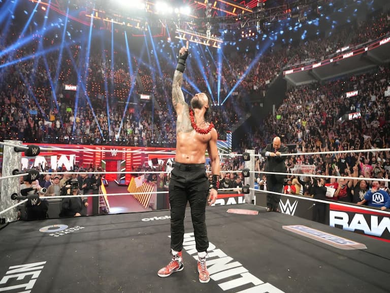 WWE 傳奇摔角手 Roman Reigns 穿 Nike Kobe 9 比賽贏得勝利：「想把曼巴精神帶到擂台上！」
