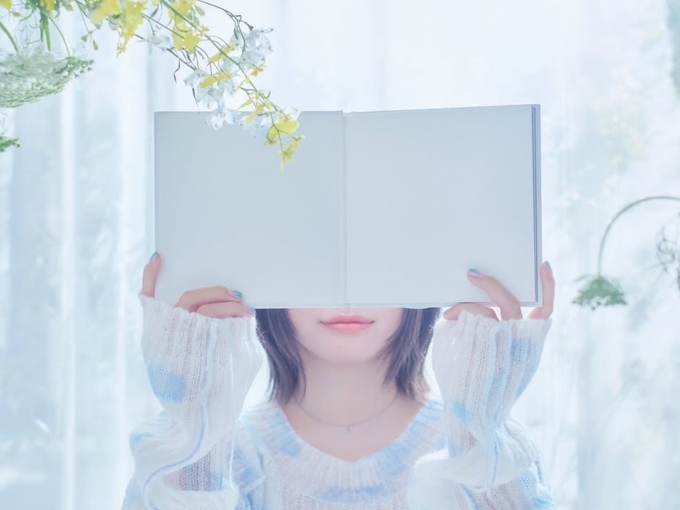 「覆面系」Yuika 台灣演唱會開唱時間曝光！20 歲生日首度露臉揭開真面目引熱議！