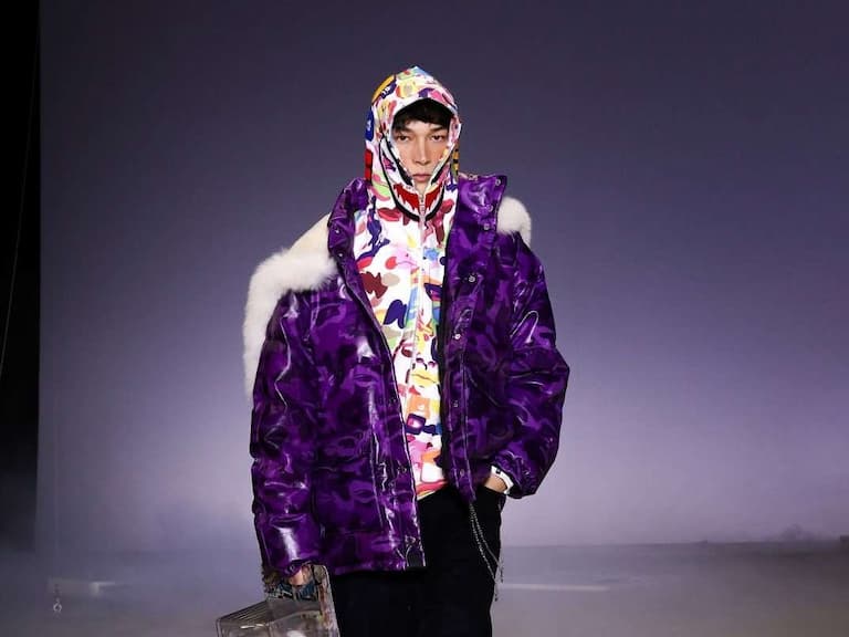 2025 巴黎時裝秀 KidSuper × Bape 聯名系列登場!彩虹迷彩、翻轉鯊魚笑臉⋯亮點一次看!