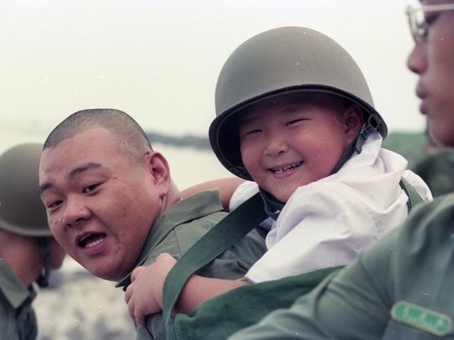 《報告班長》張立威過世享年 56 歲！李興文、王彩樺等星友不捨哀悼！