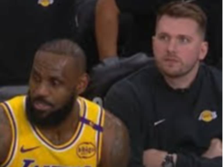 NBA/Luka Doncic 首次以湖人球員身份亮相,與詹皇聊天互動引熱議!