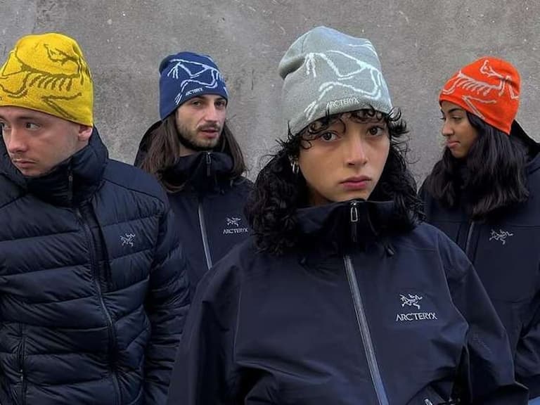 2025 防寒衝鋒衣 8 家品牌推薦，The North Face、Salomon⋯讓你天冷依舊時尚有型！