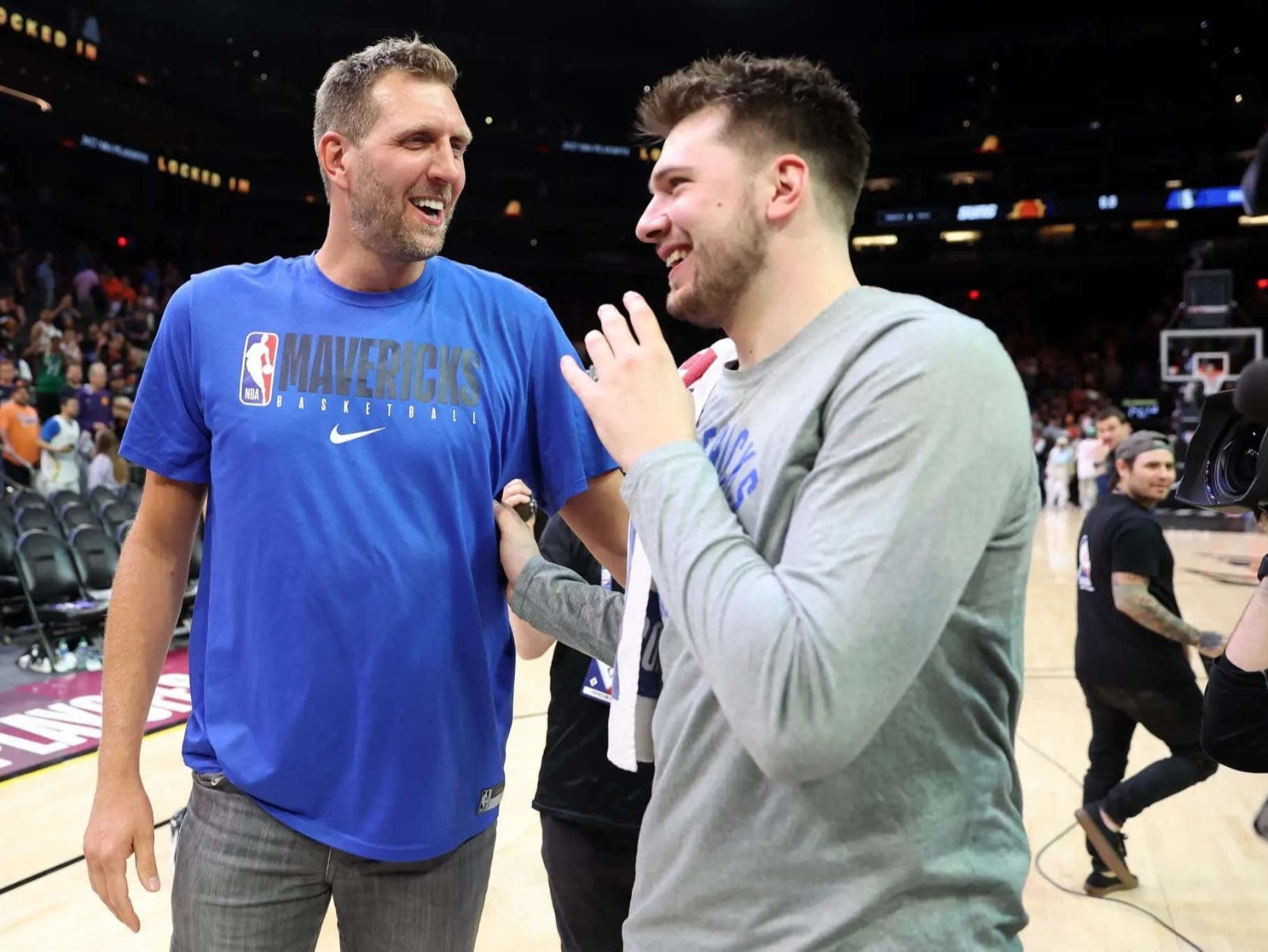 NBA／Dirk Nowitzki 現身湖人主場看 Luka Doncic 首秀：「我是終生獨行俠人，但仍要支持！」