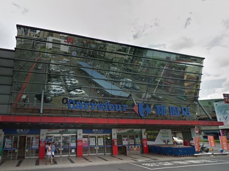 家樂福桃園店租約到期熄燈！當地民眾不捨喊：「從小逛到大！」