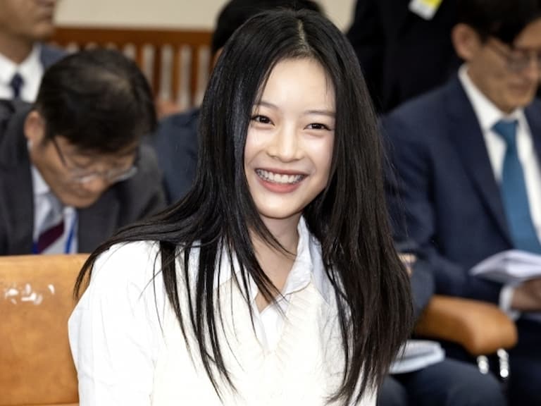 NewJeans 改新團名 NJZ Hanni 簽證引爭議!父母控訴 ADOR:「逼簽延長合約才給簽證!」