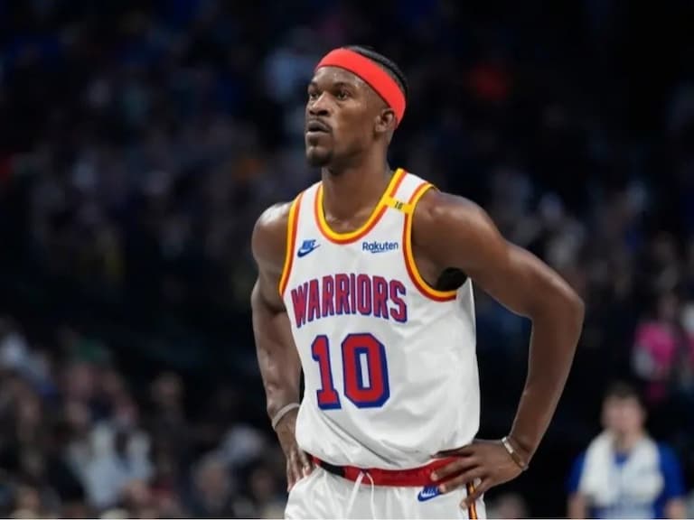 NBA/Jimmy Butler 疑似「挫賽」拉在褲子上畫面遭瘋傳,屁股「黃色污漬」超明顯!