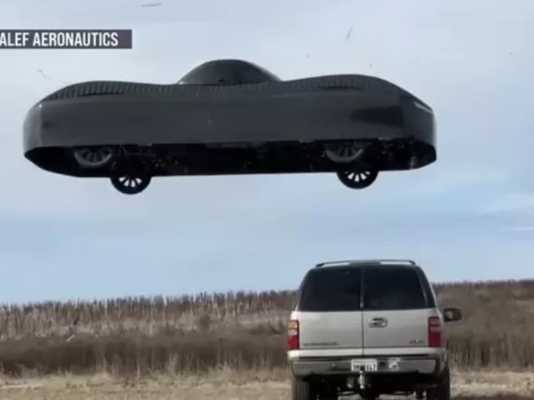 美國新創公司 Alef Aeronautics 成功試飛電動飛行車「Model A」,飛行高度可達一層樓高!