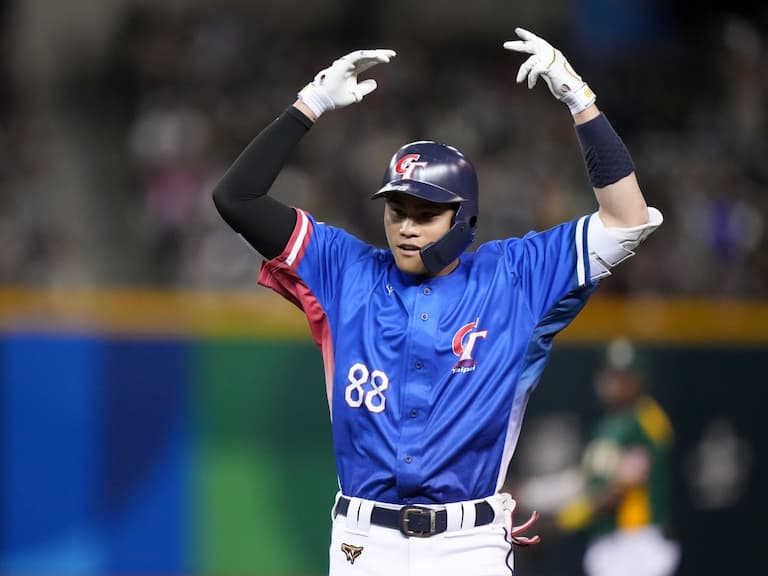 WBC 資格賽/中華隊 9 比 1 大勝南非開胡,宋晟睿場內全壘打、李宗賢驚天兩分砲炸裂!