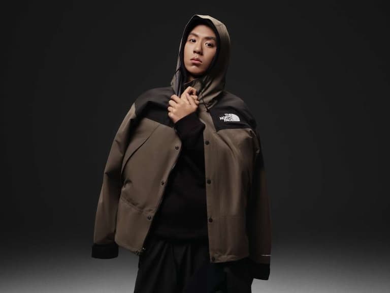 The North Face 40 週年系列 MOUNTAIN JACKET 正式登場！煙燻棕、山地紋印花 8 款新色一次看！