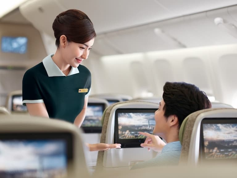 長榮、華航台灣 4 大航空「禁止使用行動電源」！新加波航空確定跟上！