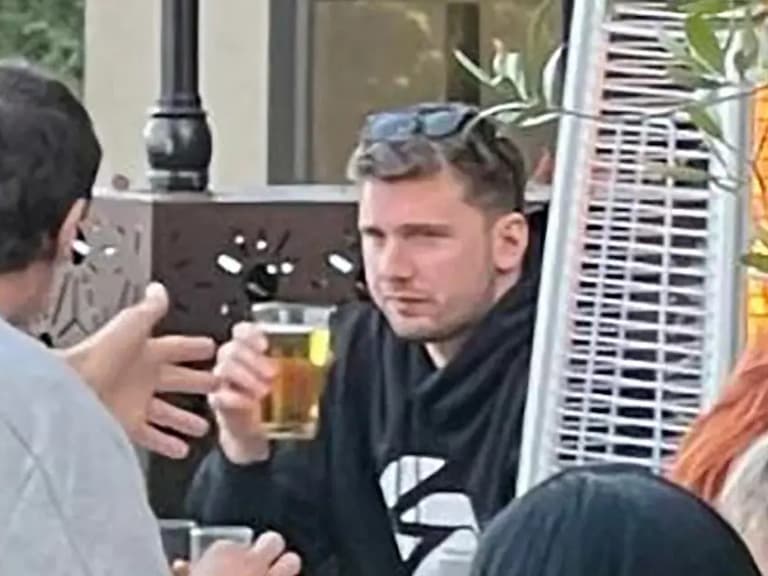 NBA/Luka Doncic 遭爆有喝酒、抽水煙嗜好?獨行俠直言「5 年內健康會有災難性後果!」