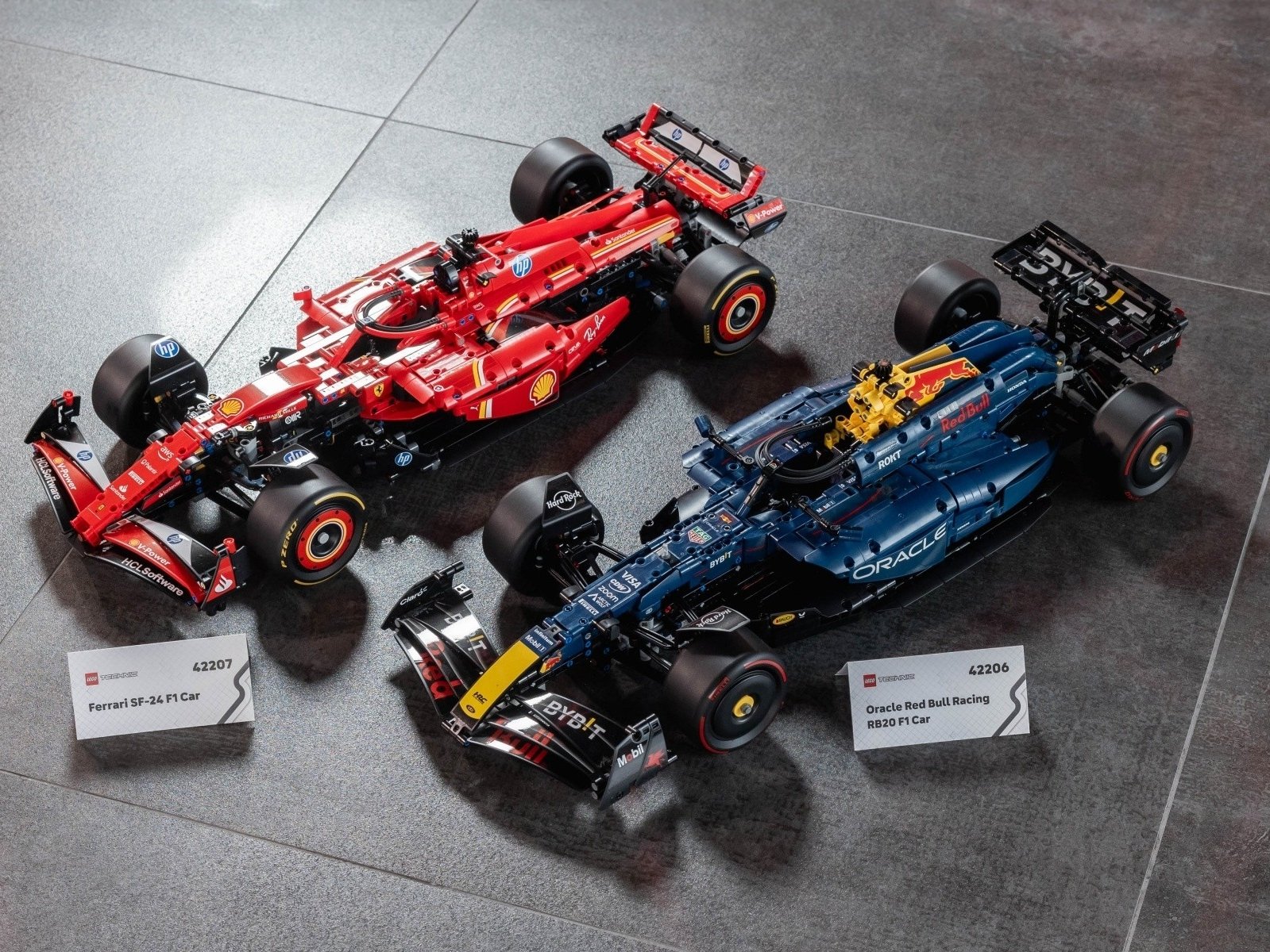 樂高 Formula 1 賽車 20 款新品正式登場！1：1 樂高賓士賽車快閃巡迴台北街頭！