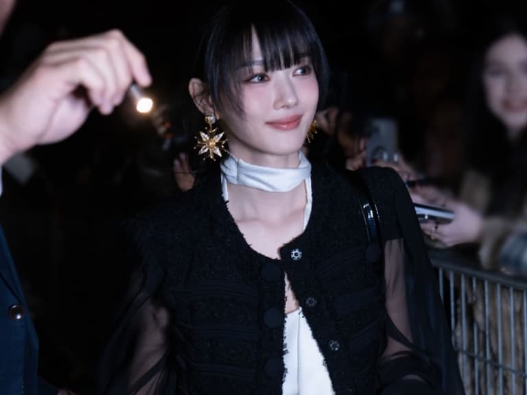 金裕貞出席 BALMAIN 時裝秀！妹妹頭瀏海造型引網驚呼「超像謝金燕」！