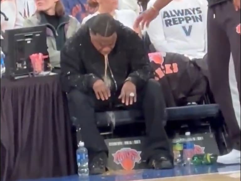 NBA/尼克名人鐵粉 Tracy Morgan 觀賽場邊爆吐!輪椅離場慘烈畫面曝光!