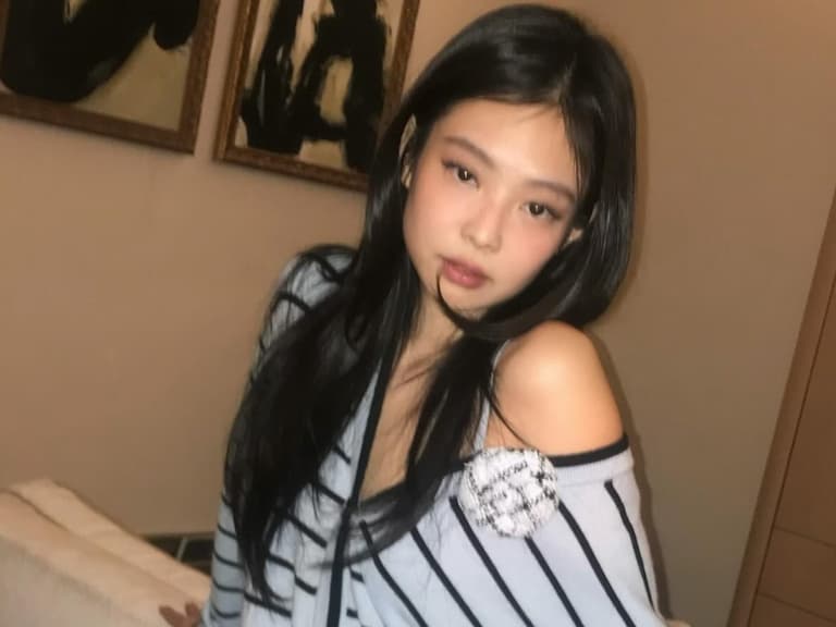 BLACKPINK Jennie 首次公開 ODD ATELIER 辦公室！藝術品沙發、戶外庭院⋯展現鈔能力！