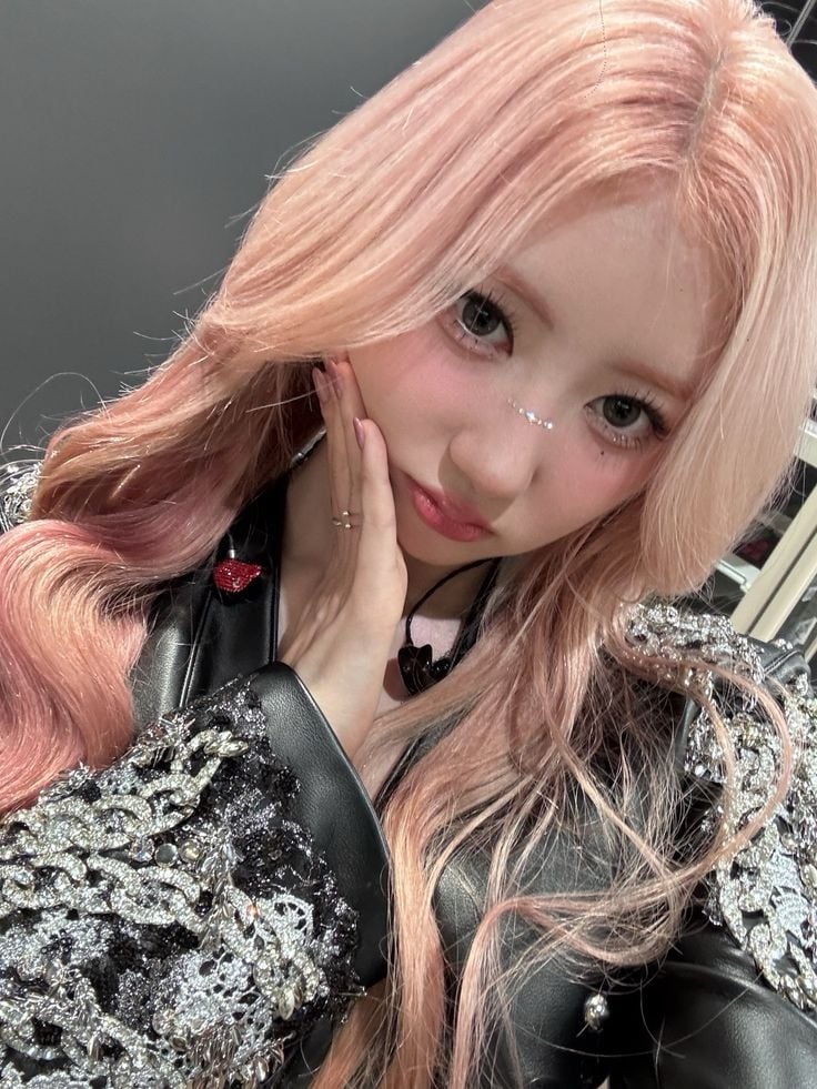 BABYMONSTER 台灣演唱會 7 缺 1!原本是 BLACKPINK 團名、成員變動、CP 查理為她們寫歌⋯5 件事快認識!