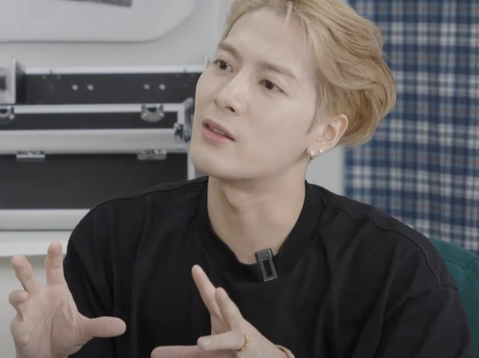 GOT7 王嘉爾練習生時期談戀愛被抓包！質疑公司：「為什麼不允許真愛存在？」