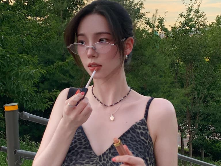 aespa Karina 身高 167 公分 IG 眼鏡穿搭術一次學！怎麼戴都好看到不行！