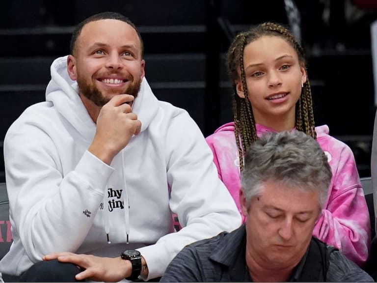 NBA／Curry 大女兒 Riley 長大畫面曝光！球迷驚嘆「已經是甜美青少女了！」