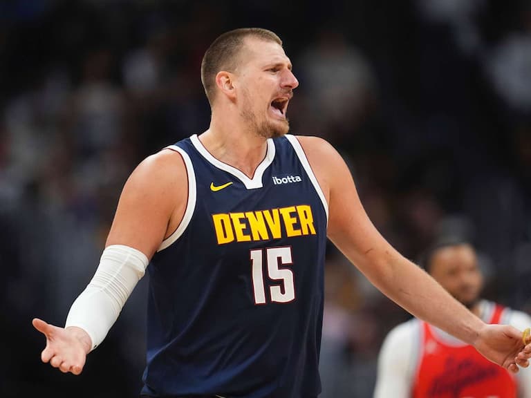 NBA／Nikola Jokic 誇張彈飛遭轟「全場都在演」！快艇記者批「多次假摔該罰！」