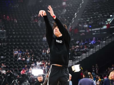 Ray 首踏 NBA 快艇主場！與偶像 James Harden 同框「身上單品＆鞋款」成亮點！