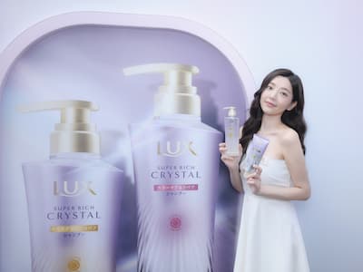 2025年LUX麗仕髮品代言人郭雪芙愛用首選，極輕光護膜洗護系列重磅上市