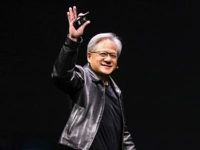 Nvidia 輝達黃仁勳 10 年來首次調薪！年收入高達 15 億！