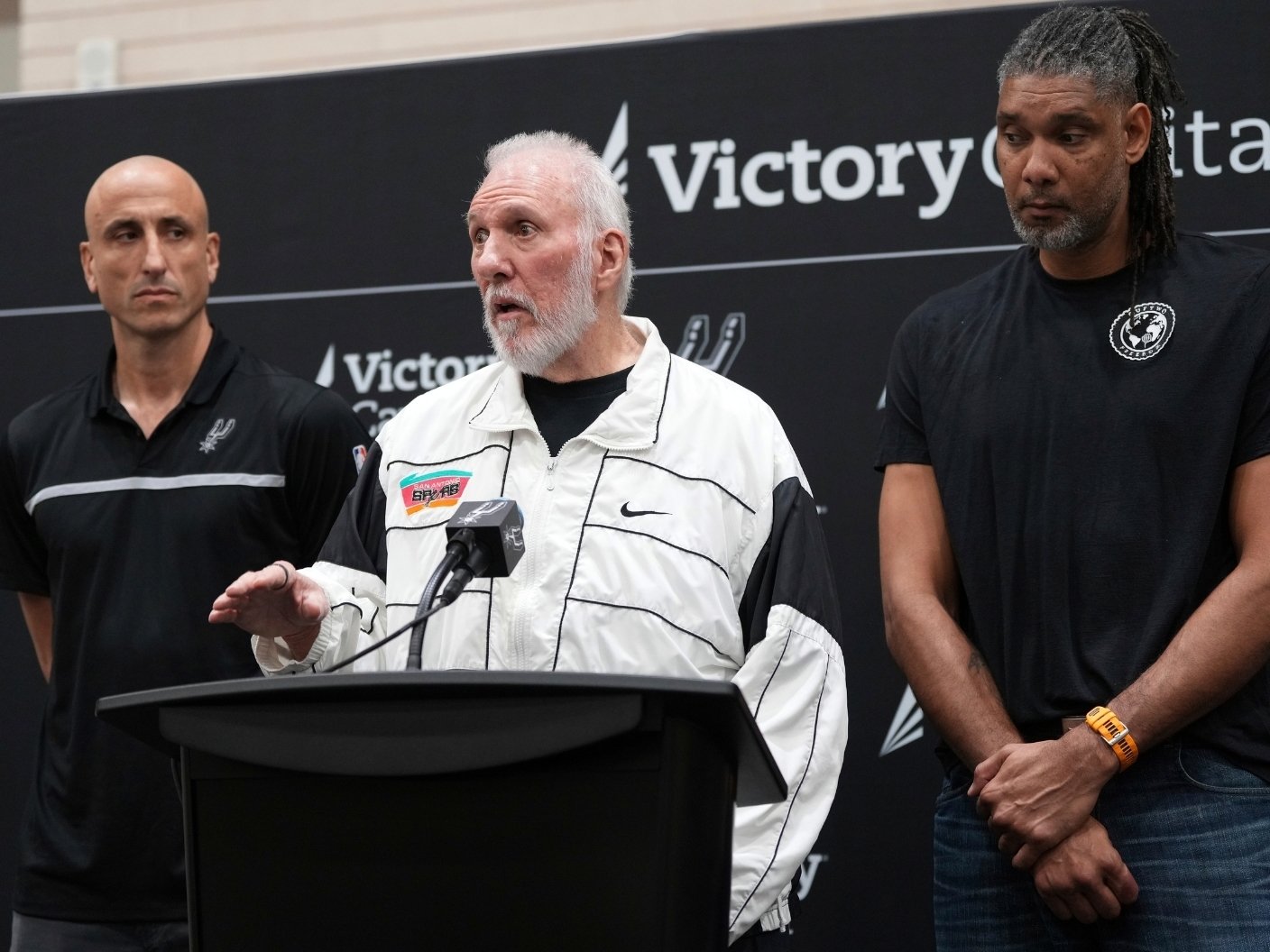 NBA／Gregg Popovich 正式交棒總教練職位！Duncan、Ginobili 子弟兵陪伴感動球迷！