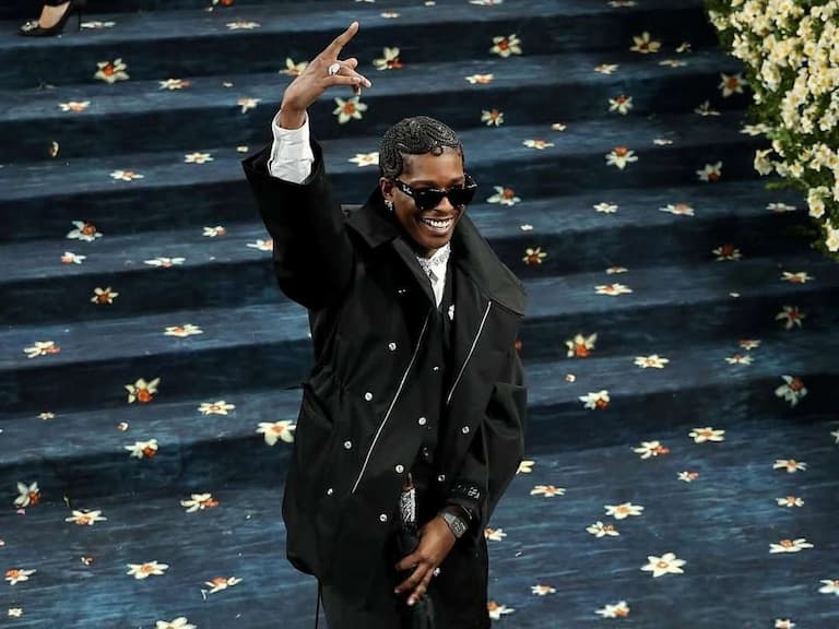 2025 Met Gala 紅毯造型 A$AP Rocky 用一身「哈林訂製」亮相!身上細節藏滿致敬巧思!