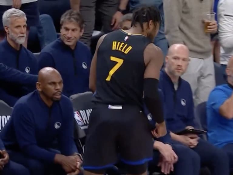 NBA/Buddy Hield「穿錯球褲」鬧烏龍!本人還原真相「都是 Butler 騙我!」
