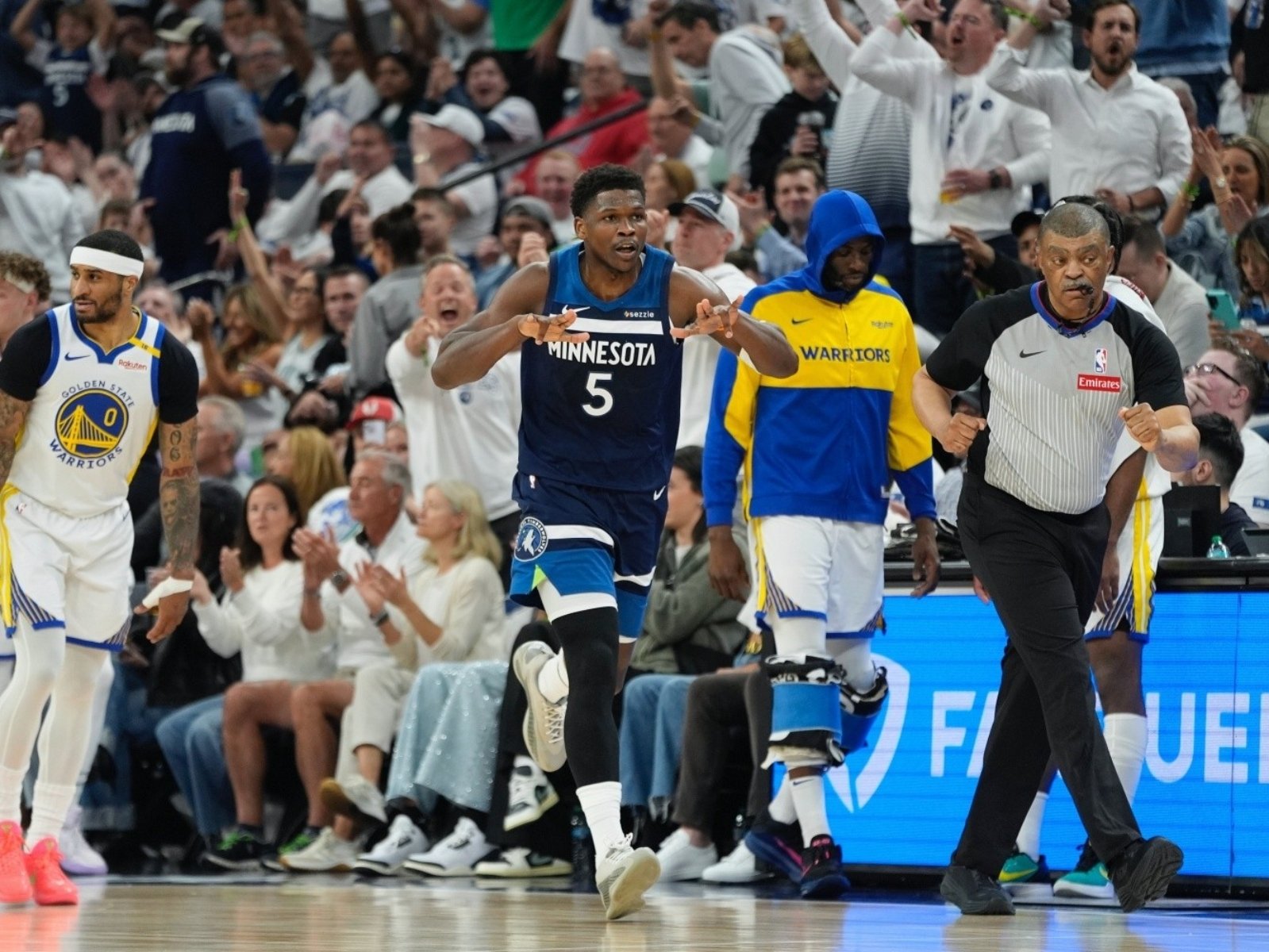 NBA／灰狼大勝勇士將系列賽扳平！Edwards 一度腳踝受傷、Randle 狂轟 24 分 11 助攻！