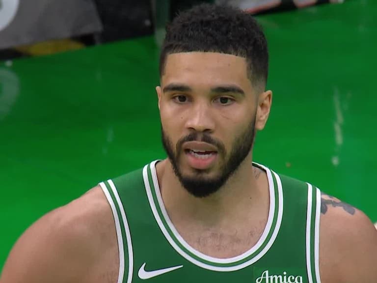 NBA/Jayson Tatum 出演 DC《超人》宣傳廣告,網酸「這種表現只配演綠光戰警吧!」