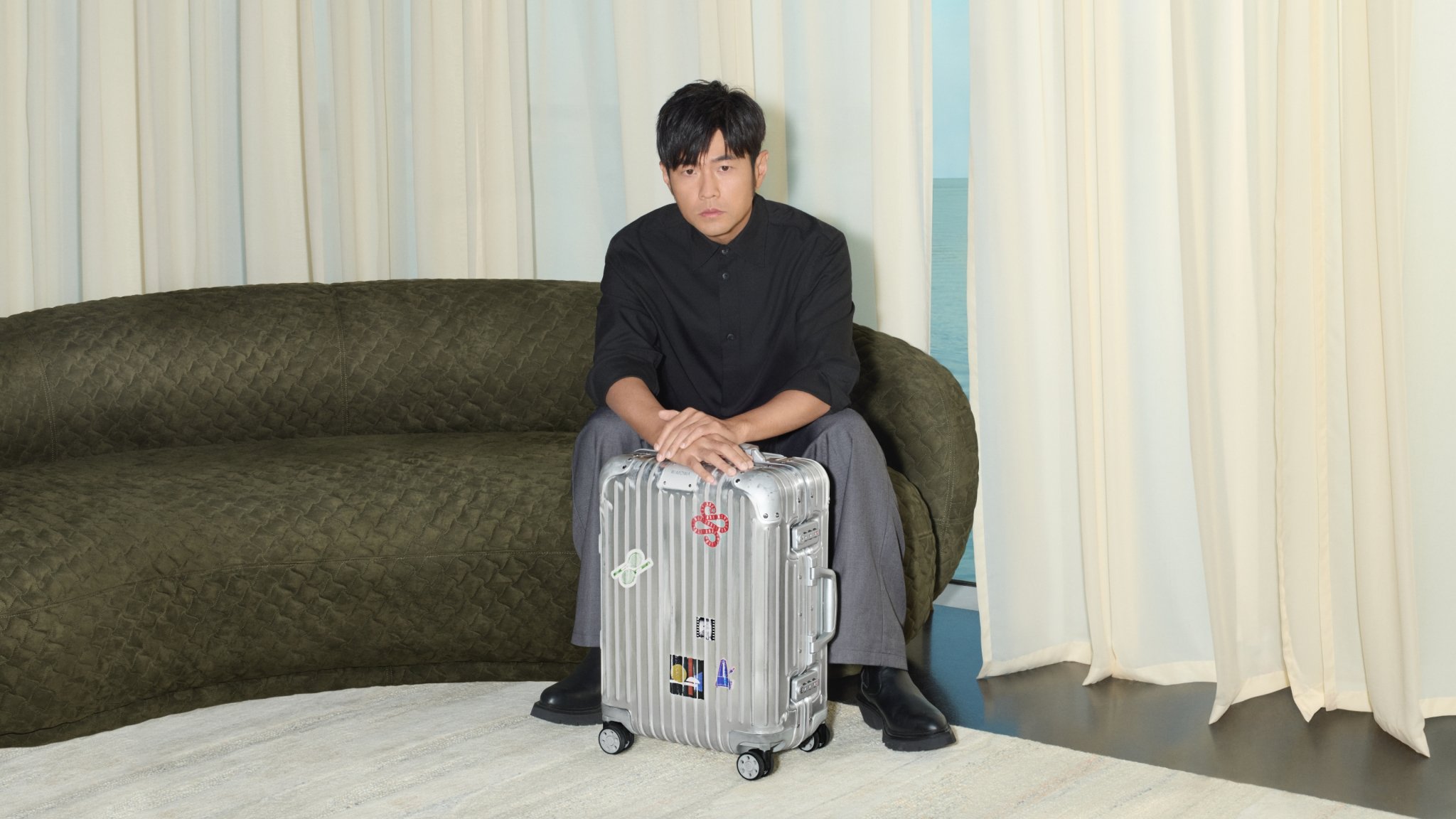 周杰倫、Rosé、F1 七冠王 Hamilton 三人聯手演繹 RIMOWA《Never Still》形象大片!