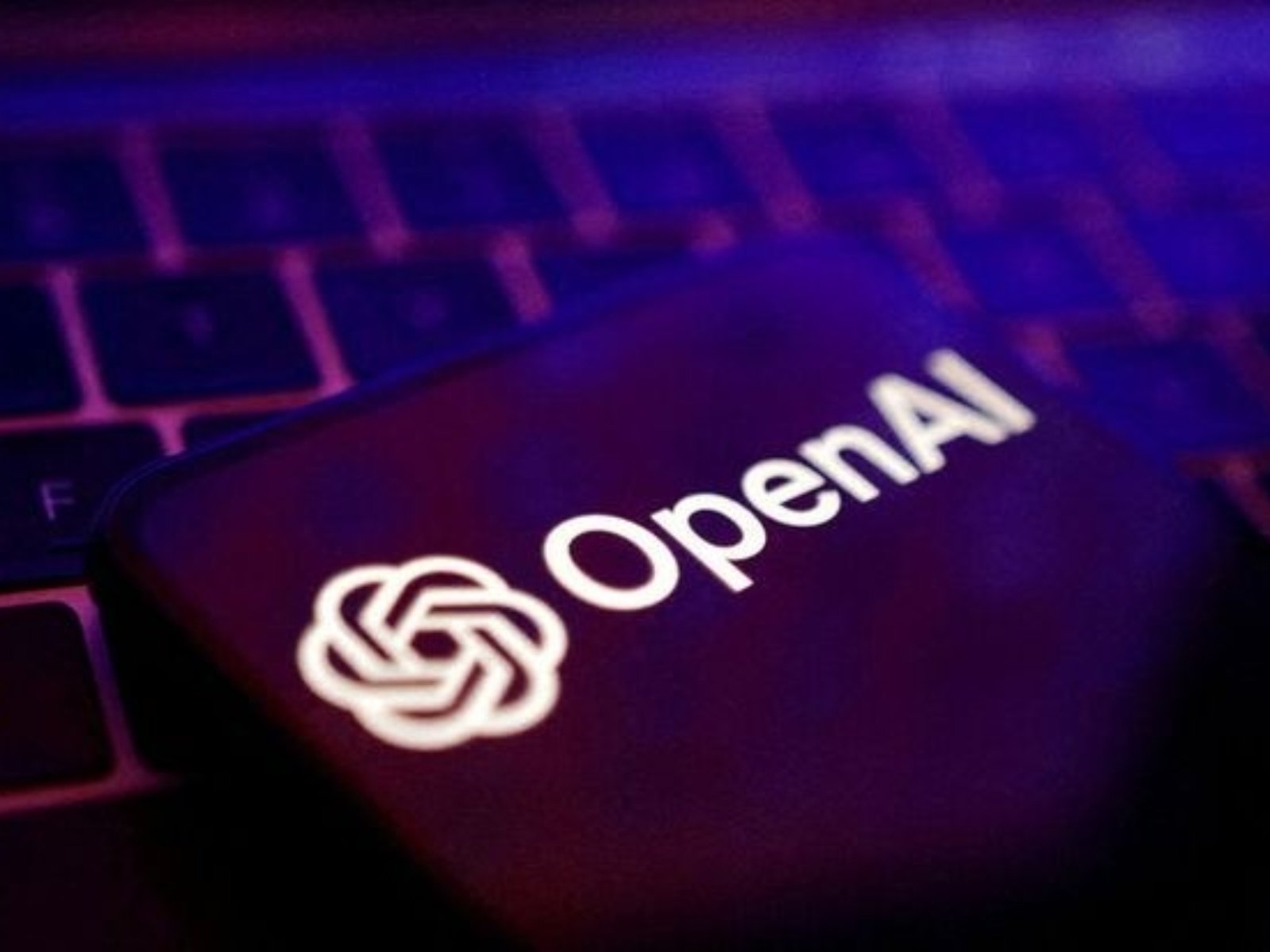 AI 最新全球使用率出爐！多家競爭激烈「DeepSeek」熱度大降！