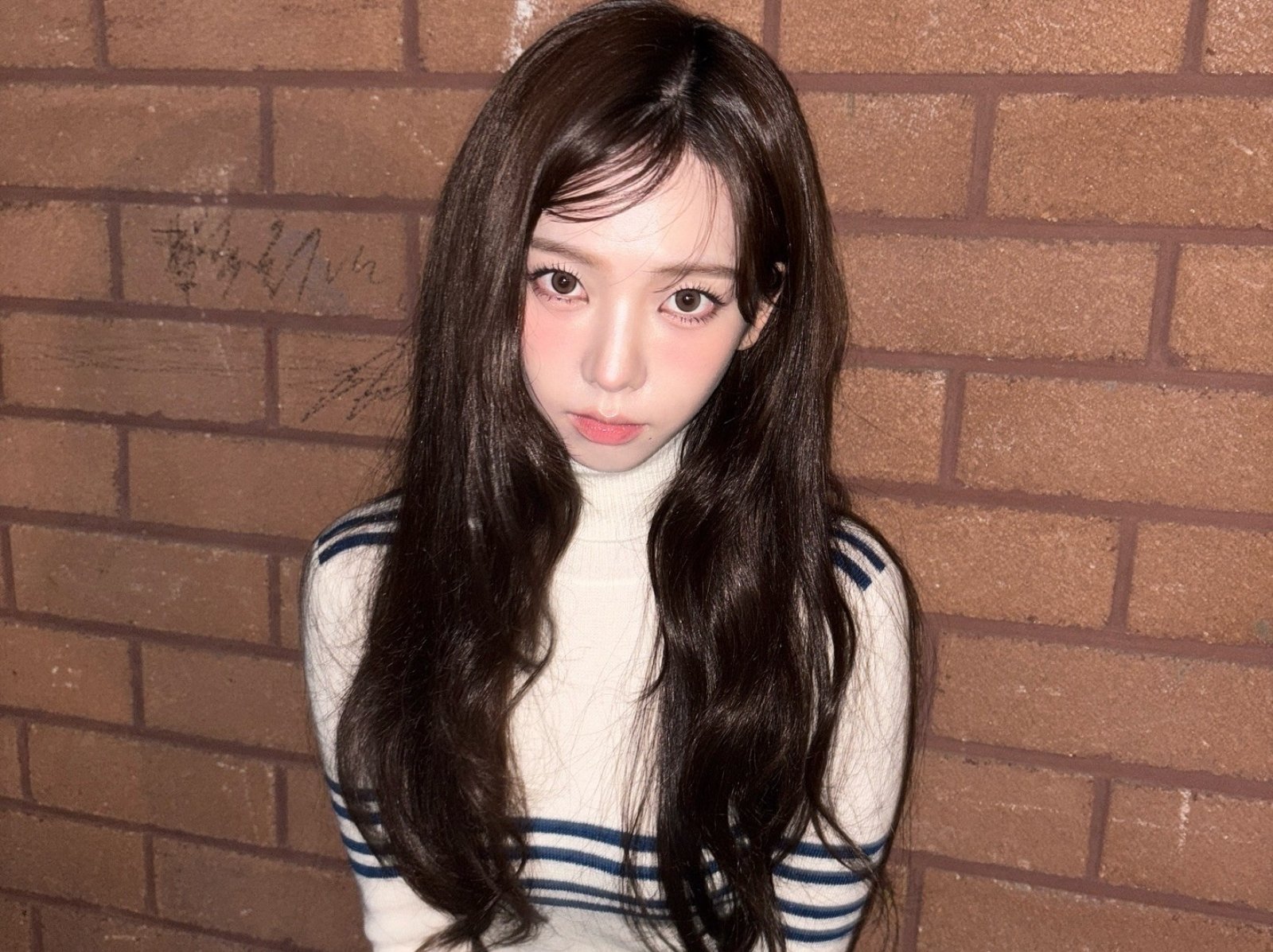 aespa Karina 表演服疑抄襲 NCT 粉絲創作惹爭議！造型團隊再掀炎上風波！
